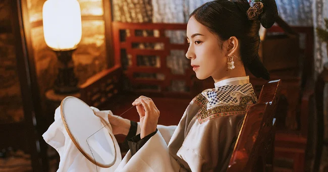 Kín Đáo Khi Đạt Được Thành Tựu